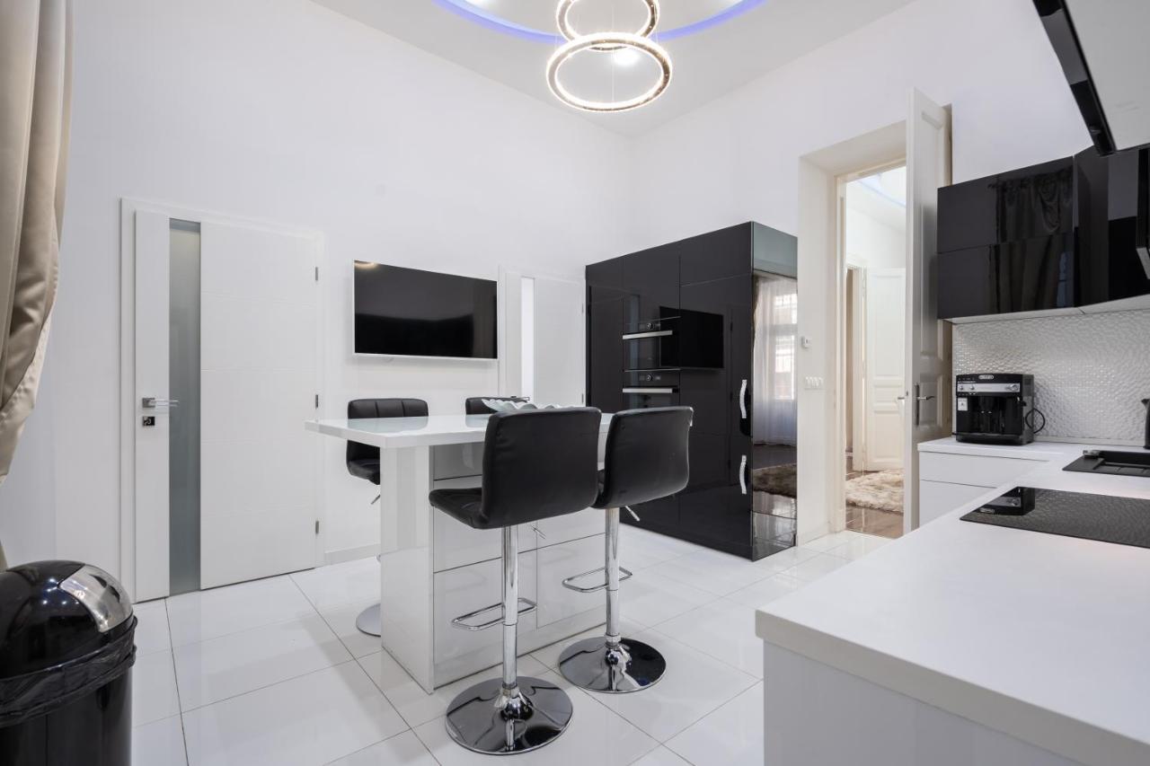 Opera Balkony Luxury Apartment Budapest Bagian luar foto